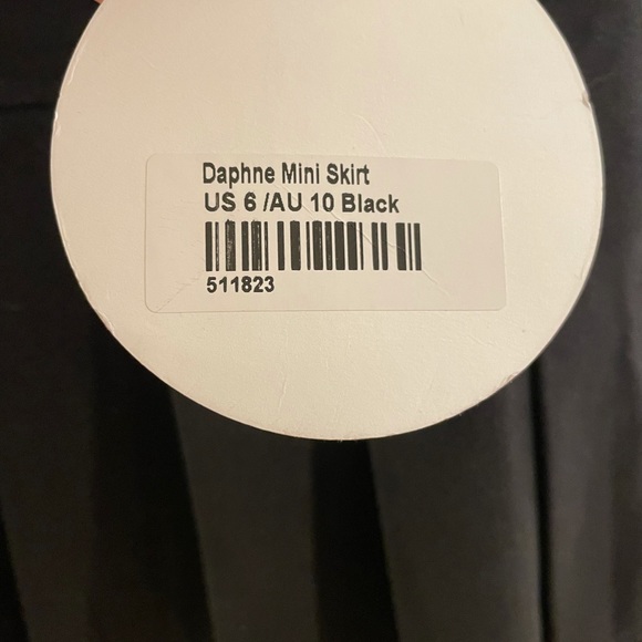 Princess Polly pleated skirt - never worn! Belt not pictured but can send! - Picture 2 of 2